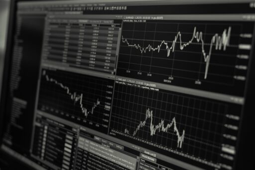 A maggio sono stati lanciati 24 fondi comuni di investimento e si segnalano 16 nuove nomine tra reti finanziarie e altri comparti.