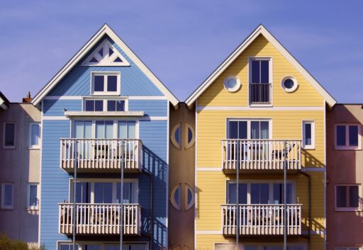 Il mercato dei crediti deteriorati, i cosiddetti NPL (Non-Performing Loans), è un club tradizionalmente riservato agli operatori istituzionali, ma la nuova cornice normativa europea apre anche agli investitori privati la possibilità di investire