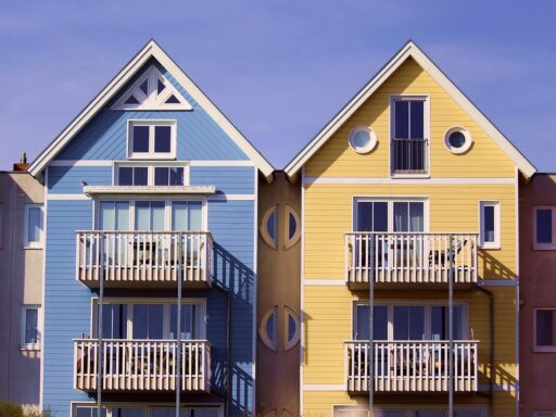 Il mercato dei crediti deteriorati, i cosiddetti NPL (Non-Performing Loans), è un club tradizionalmente riservato agli operatori istituzionali, ma la nuova cornice normativa europea apre anche agli investitori privati la possibilità di investire